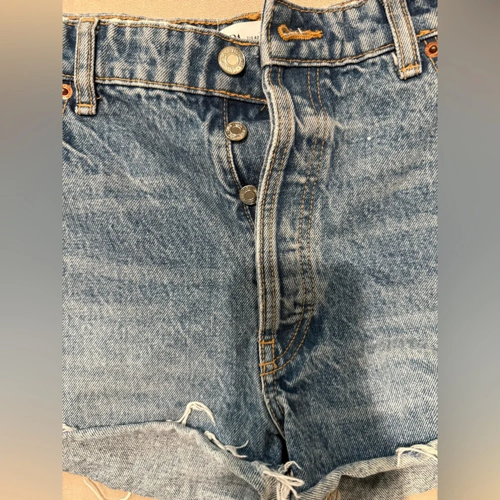 ZARA High waist Distressed Women Shorts Size‎ 10